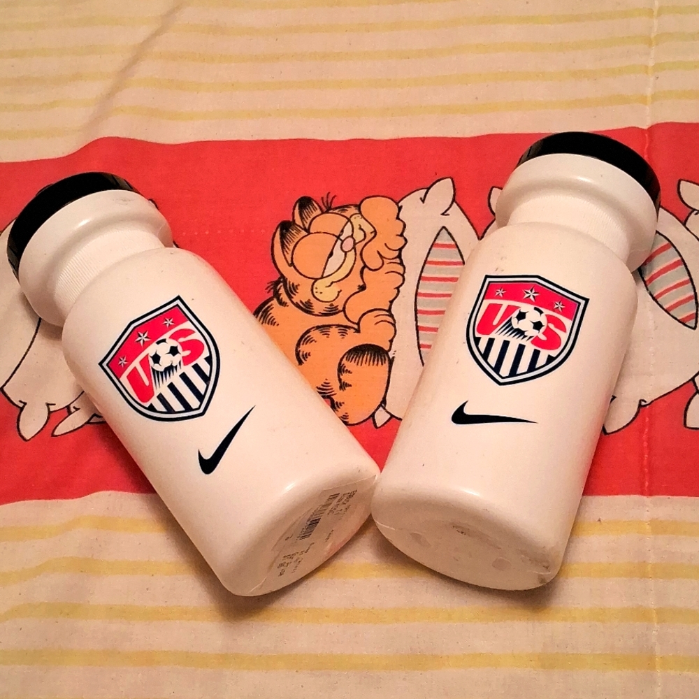 Bundle of TWO, NWOT, NIKE, Water Bottles